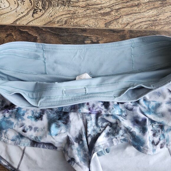 Lululemon Speed Up Mid-Rise Short 3" Lined Kaleidofloral Multi Blue Cast - Picture 8 of 14